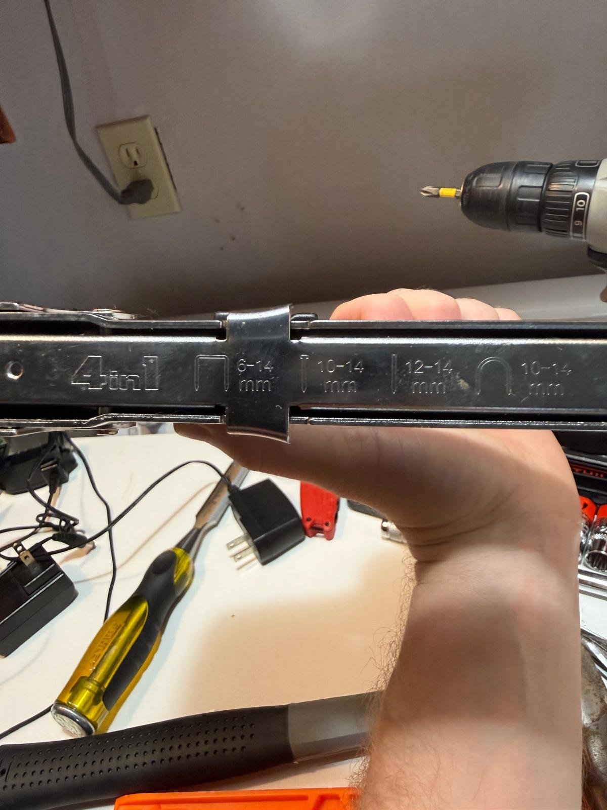 Multi-size socket wrench/rail (6-14mm) thumbnail